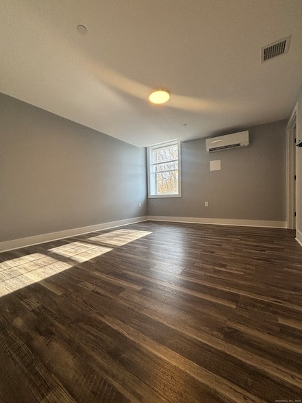 Photo - 303 Norwich-New London Turnpike