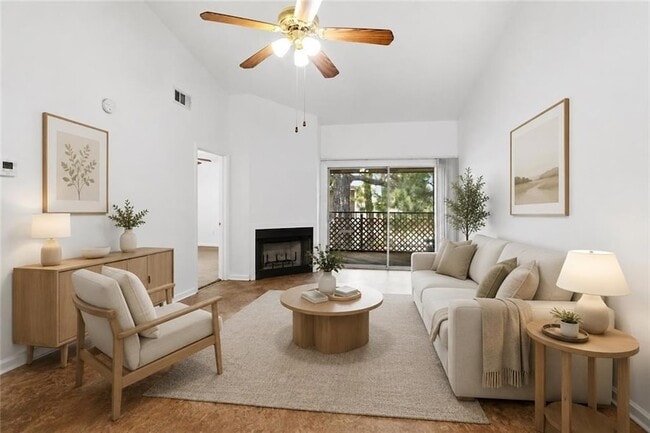 Photo - 2425 Oxford Pl Unit 131