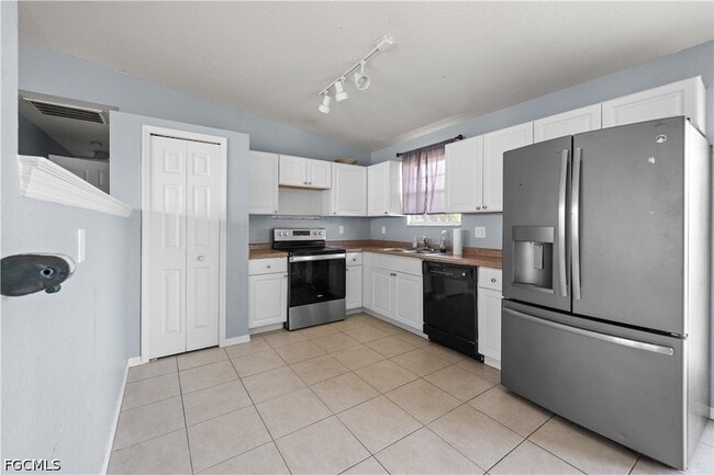 Photo - 2028 NE 17th Pl