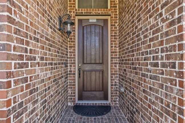 Photo - 2104 Skysail Ln