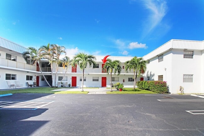 Photo - 402 Lake Shore Dr Unit 203