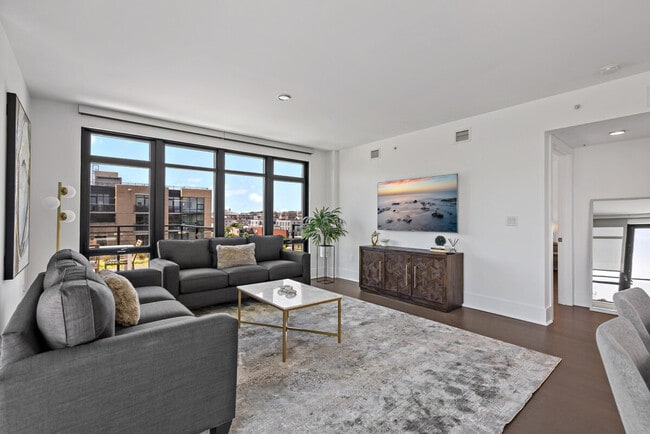 Building Photo - 1611 8th St NW Unit ID1395440P