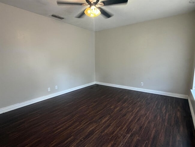 Photo - 4613 Langford Ln