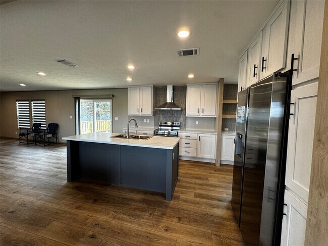 Photo - 191 Holly Pond