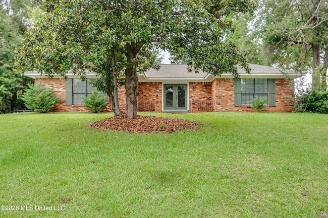 Building Photo - 9 Treeway Dr