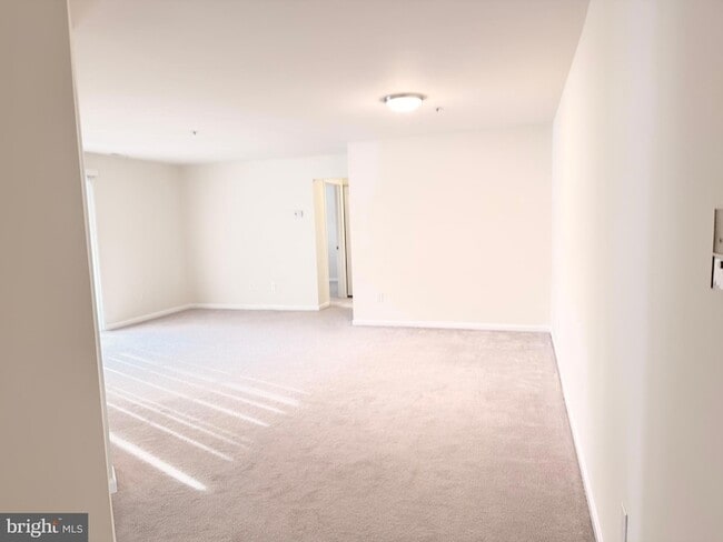 Photo - 37 Wickham Ct