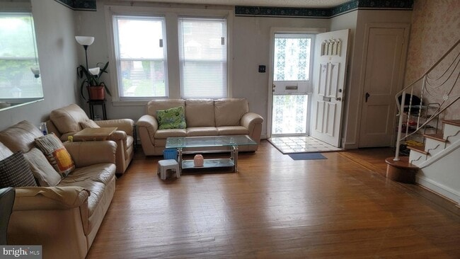 Photo - 6024 Reach St