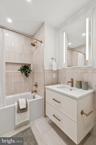 Photo - 30 W Allens Ln Unit 102