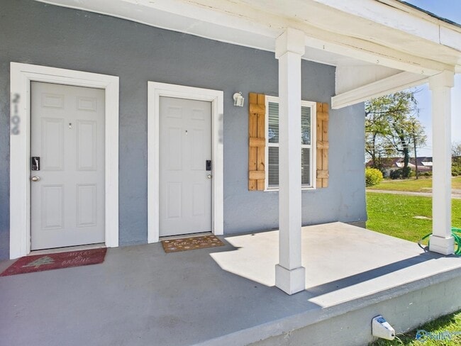 Photo - 2104 Levert St NE