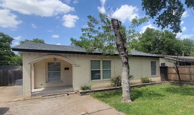 Building Photo - 1225 Blalock Ave