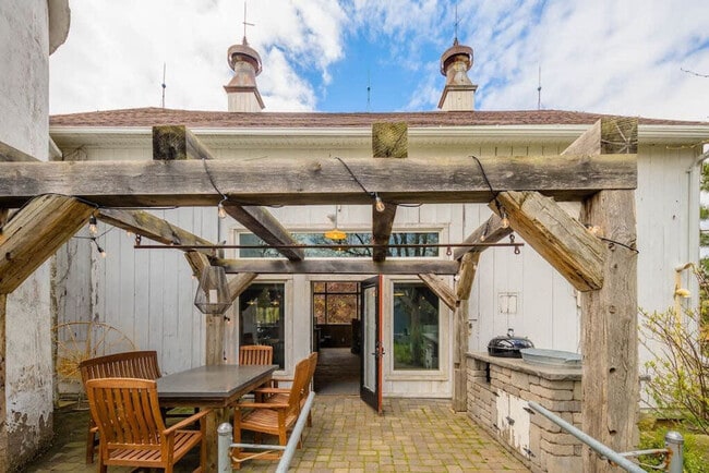 Photo - 2002 N Lynndale Dr Unit ID1061642P