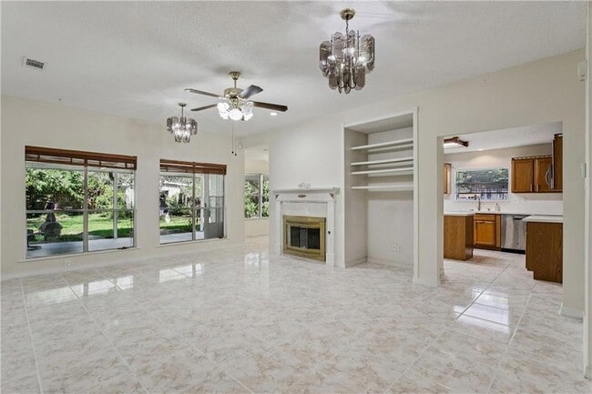 Photo - 1705 Kings Row