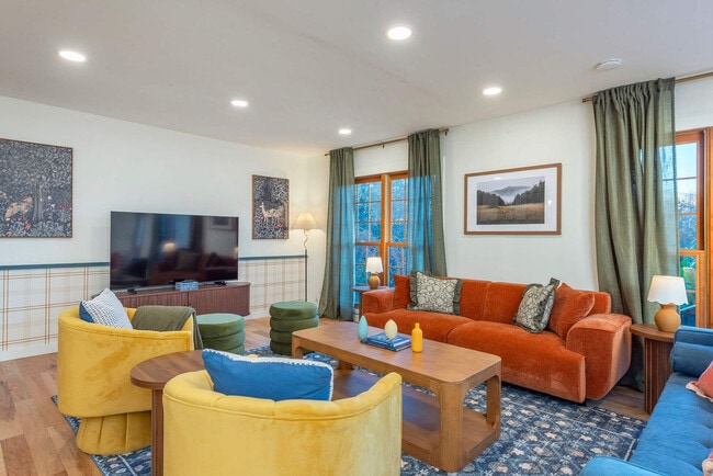 Photo - 32 Whitaker View Rd Unit ID1352405P