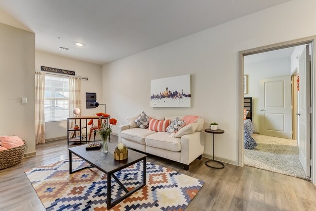 Photo - Riverside Apartments