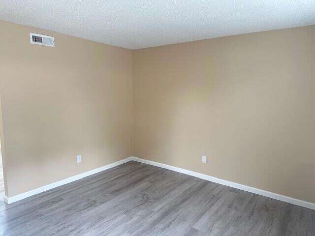 Photo - 1716 37th St NE