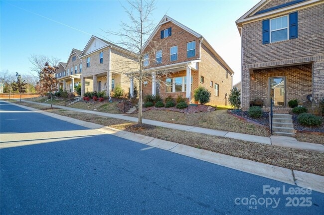 Photo - 3215 Lisburn St