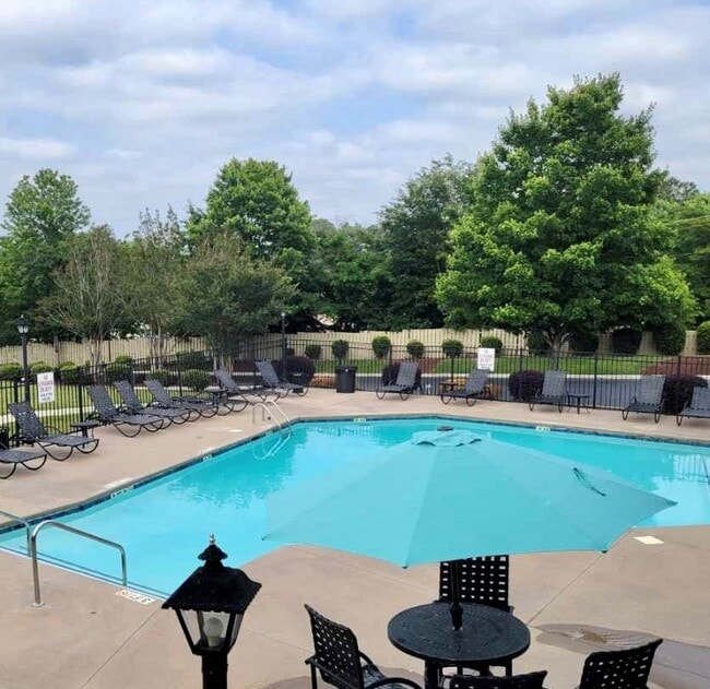 Photo - 2950 North Apartments