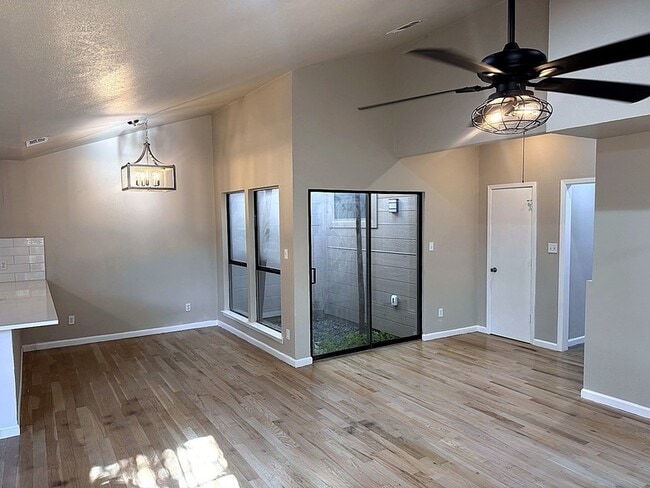 Photo - 3040 Airhaven St