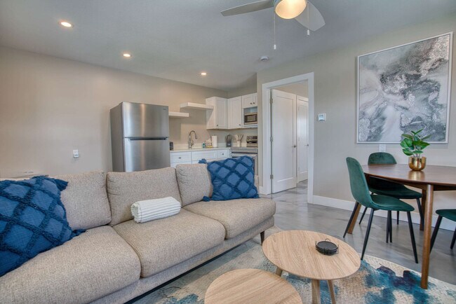 Building Photo - 126 Mango St Unit FL1-ID1226357P