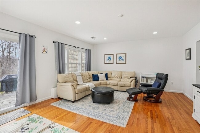 Photo - 257 Allerton Commons Ln