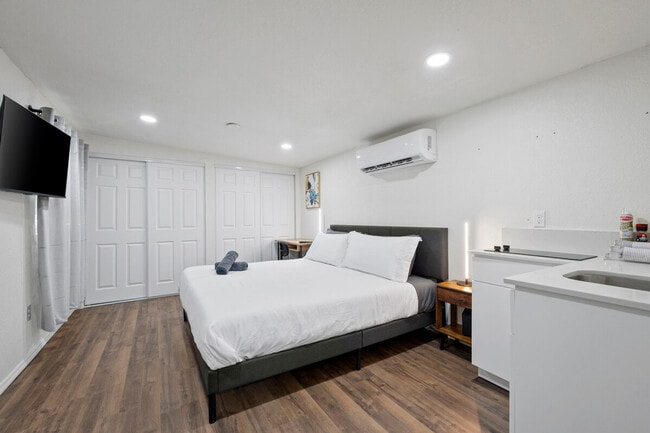 Photo - 4030 W Lincoln St Unit ID1244343P