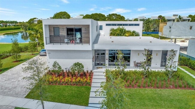 Building Photo - 16709 Botaniko Dr N