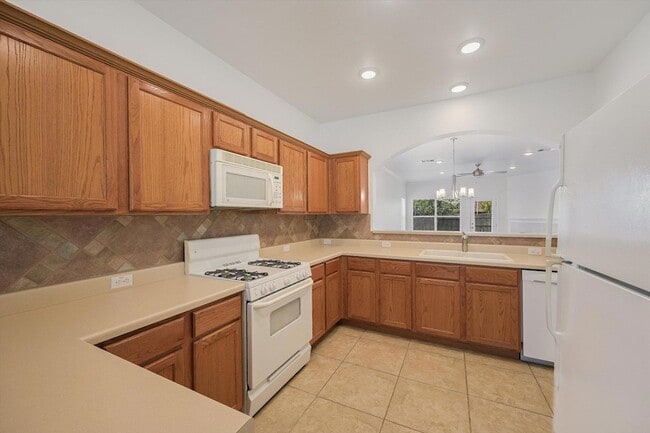 Photo - 1732 Amberwood Loop