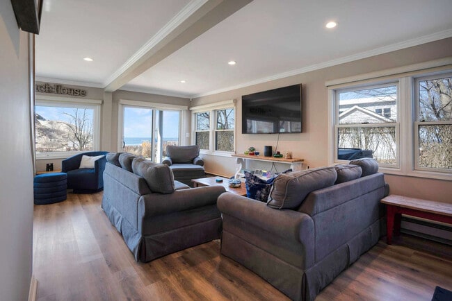 Photo - 2 Clifton Ave Unit ID1429739P