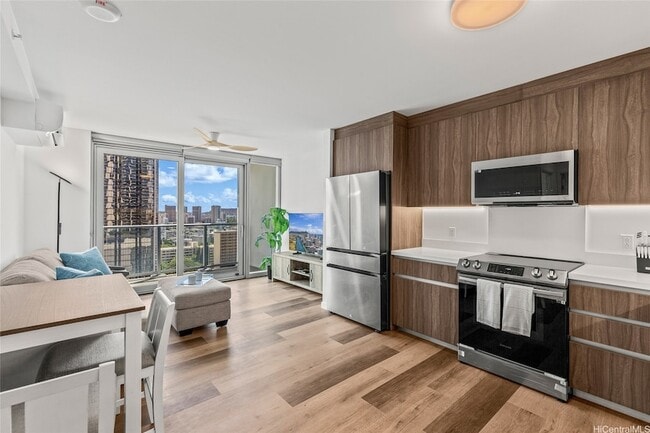 Photo - 1515 Liona St