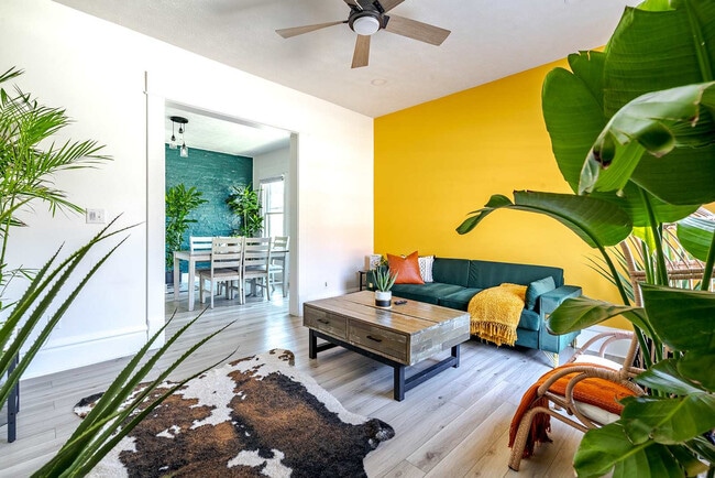 Building Photo - 315 W 4th Ave Unit SI FL4-ID1265627P