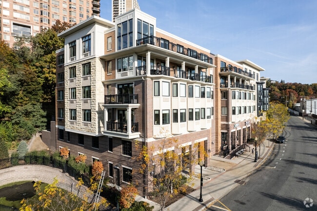 Photo - Infinity Edgewater