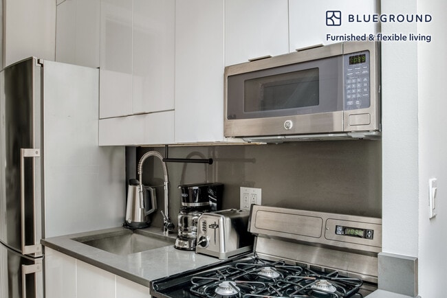 Photo - 118 Christopher St Unit FL5-ID1172