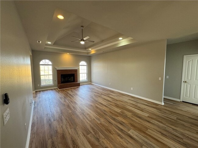 Photo - 314 Center Dr