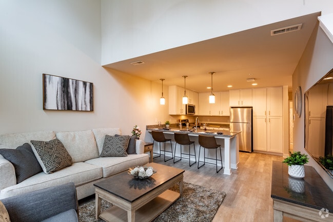 2BR, 2BA - The Mariner