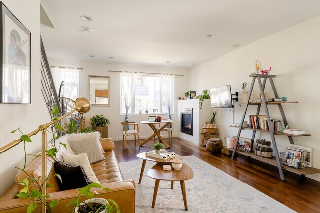 Building Photo - 3066 63rd Ave SW Unit SI FL3-ID1051271P