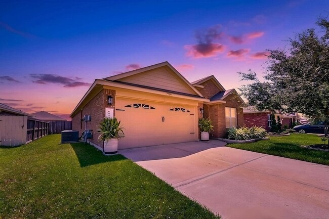 Building Photo - 6014 Namika St