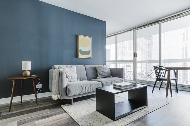 Building Photo - 1 E Delaware Pl Unit FL9-ID1360