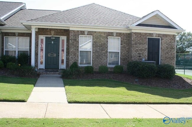 Building Photo - 21938 Williamsburg Dr