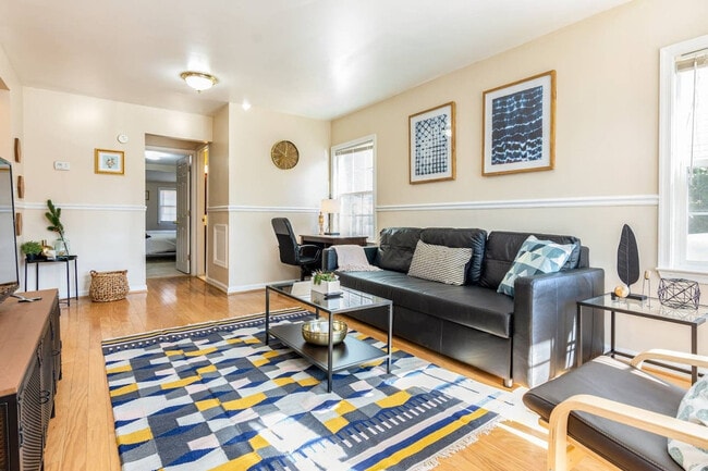 Building Photo - 4737 Wilson Blvd Unit ID1014210P