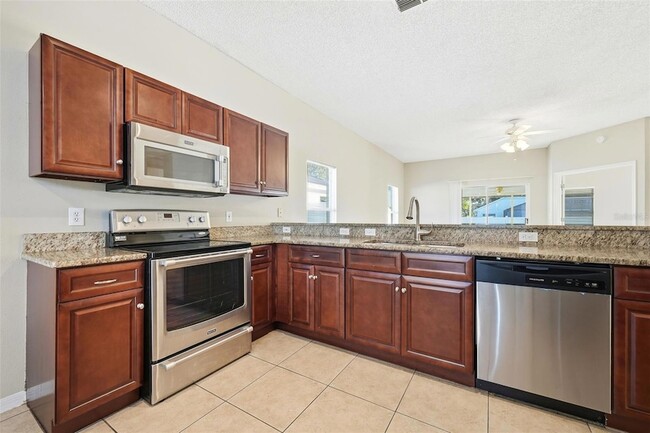 Photo - 208 Woodbury Pines Cir