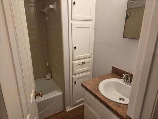 Photo - 8111 Baywood Dr Unit A