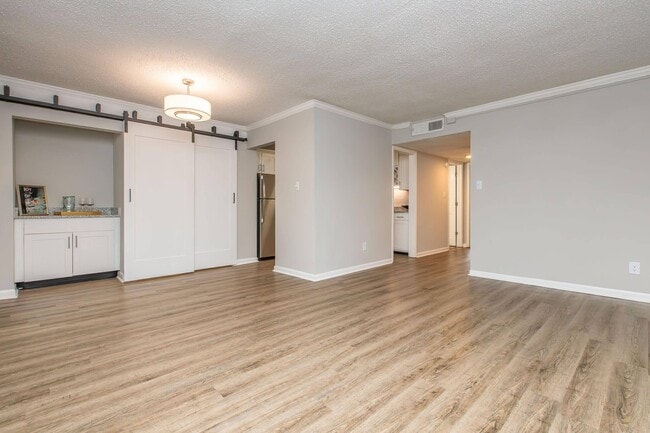Photo - Kingston Pointe Apartments