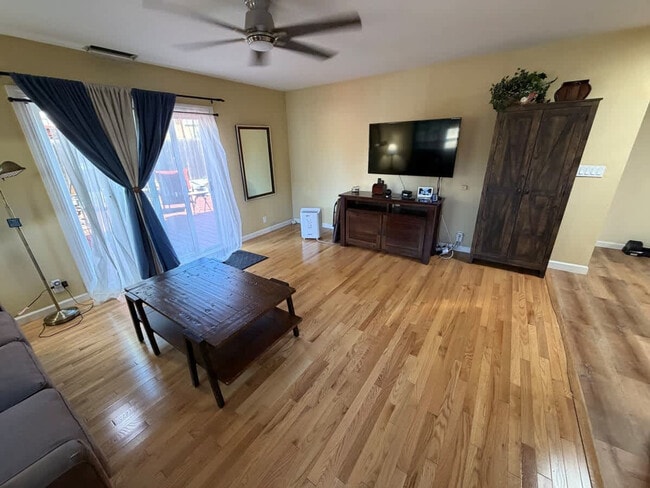 Photo - 2069 Horne St Unit ID1364157P