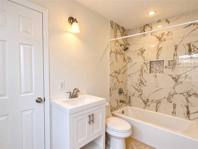 Photo - 140 Johns Hopkins Dr