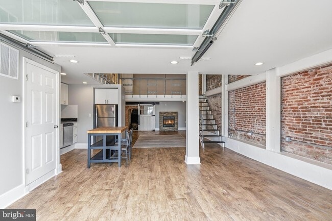 Photo - 310 N 13th St