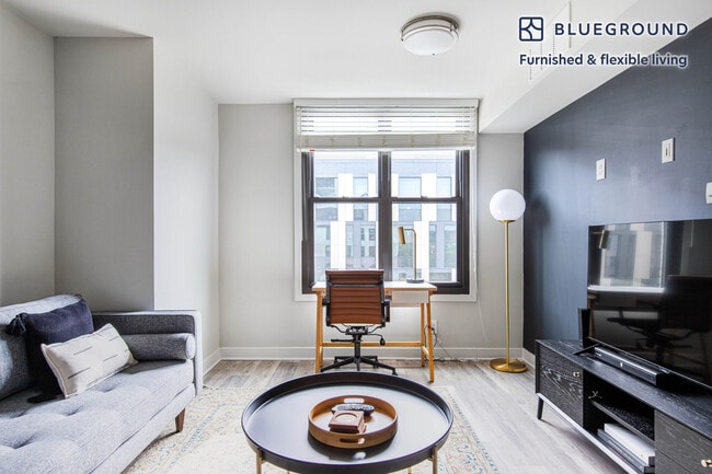 Building Photo - 950 24th St NW Unit FL11-ID269