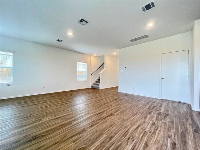 Photo - 118 Canley Lp