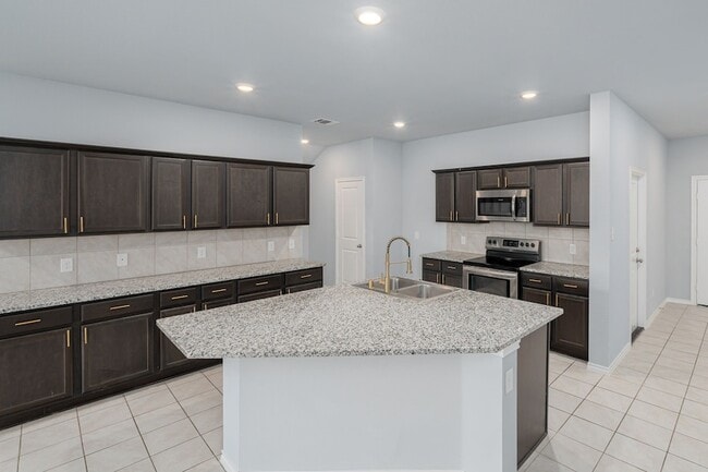 Photo - 811 Emerald Dr