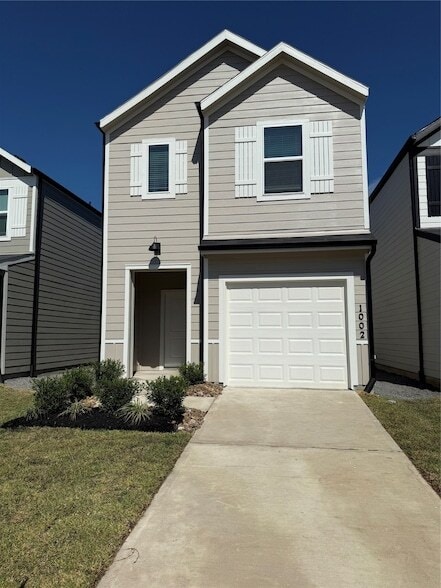 Building Photo - 1002 Moon Drop Ln