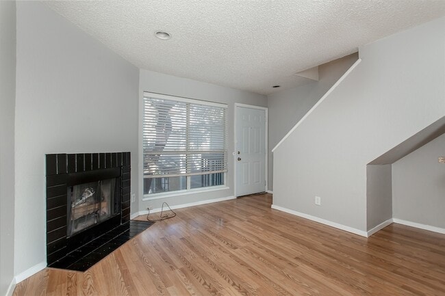 Photo - 1901 N Fitzhugh Ave Unit 19B